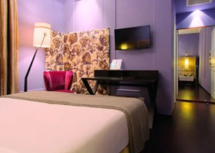 Stendhal Luxury Suites 4*