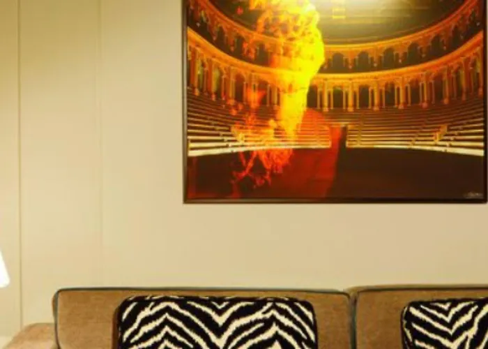 Stendhal Luxury Suites Hotel 4*