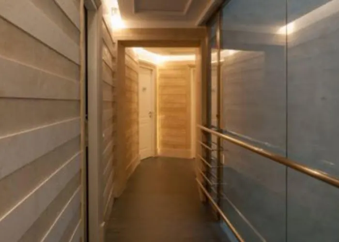 Hotel Stendhal Luxury Suites 4*