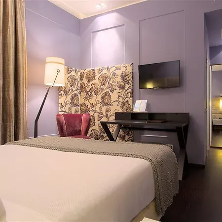 Stendhal Luxury Suites 4*