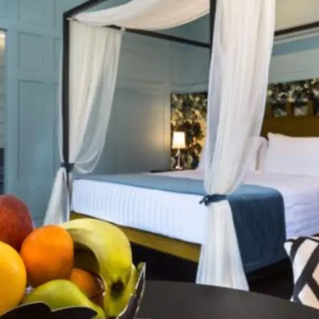 Stendhal Luxury Suites 4*