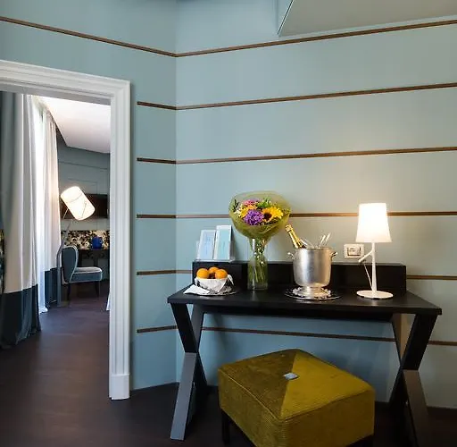 Stendhal Luxury Suites 4*